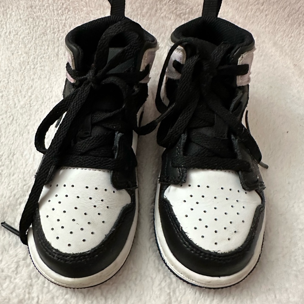 Nike Jordan Mid